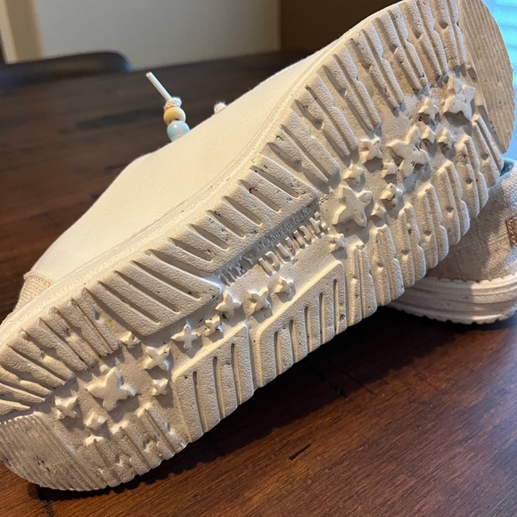 Women’s Hey Dude Wendy - Natural Salt size 8 - Picture 3 of 5